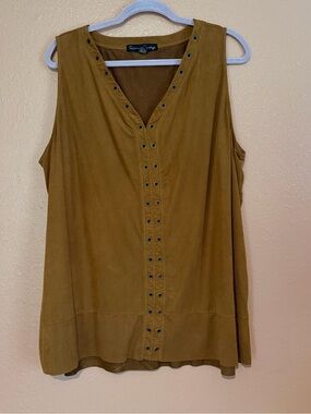 French Laundry Brown Eyelet-Front Sleeveless Tank